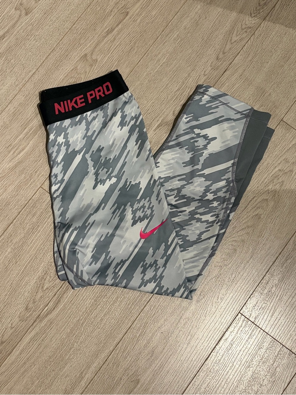 NIKE PRO Grey Camo Girls' Compression Leggings